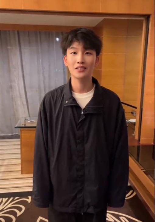 log新造型不输当红小生评论区差点沦陷j9九游会登录德云社岳云鹏大徒弟晒V(图2)