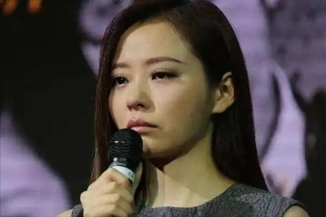 年被骗走6亿身家离婚4年后二人天差地别九游会网址是多少张靓颖：与冯轲相爱15(图6)