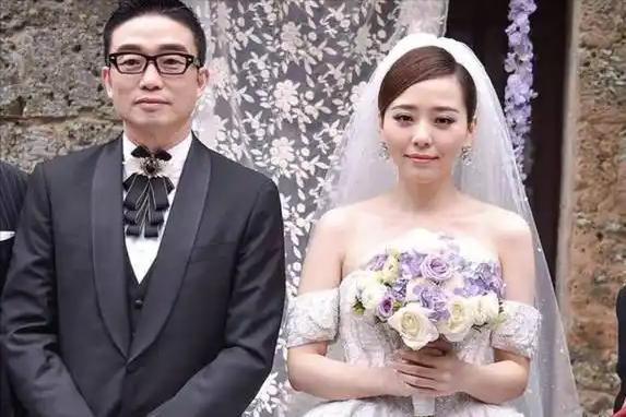 年被骗走6亿身家离婚4年后二人天差地别九游会网址是多少张靓颖：与冯轲相爱15(图10)