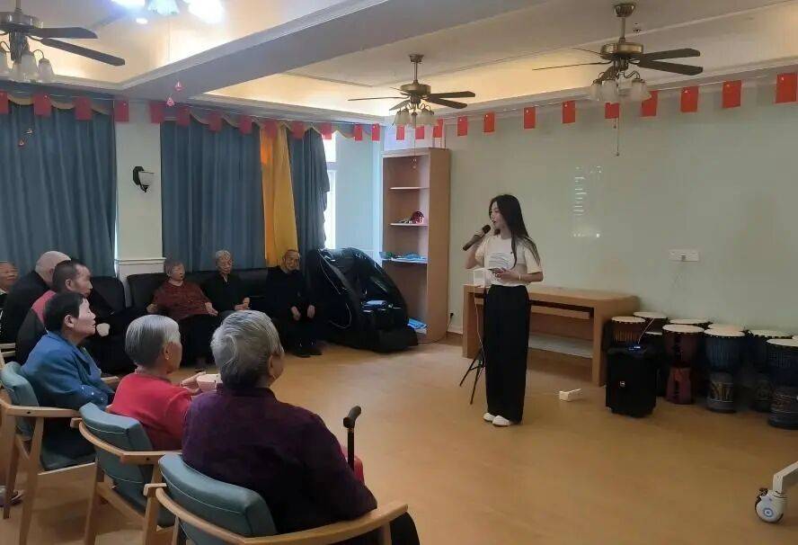 愿者“敬老月”系列活动集锦(4)J9国际网站公益青春 重庆青年志(图19) 愿者“敬老月”系列活动集锦(4)J9国际网站公益青春 重庆青年志(图19)