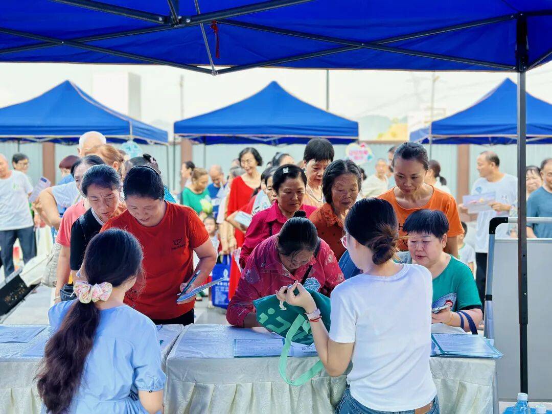 愿者“敬老月”系列活动集锦(4)J9国际网站公益青春 重庆青年志(图26) 愿者“敬老月”系列活动集锦(4)J9国际网站公益青春 重庆青年志(图26)