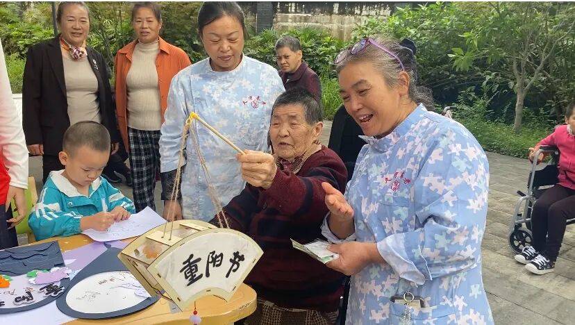 愿者“敬老月”系列活动集锦(4)J9国际网站公益青春 重庆青年志(图28) 愿者“敬老月”系列活动集锦(4)J9国际网站公益青春 重庆青年志(图28)