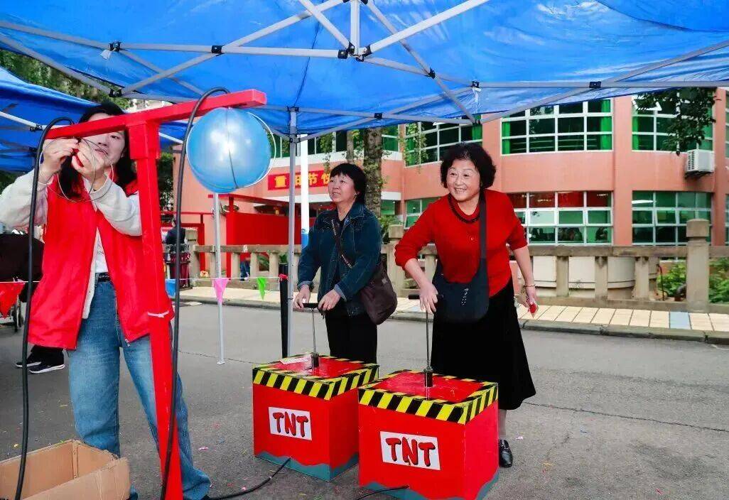 愿者“敬老月”系列活动集锦(4)J9国际网站公益青春 重庆青年志(图34) 愿者“敬老月”系列活动集锦(4)J9国际网站公益青春 重庆青年志(图34)