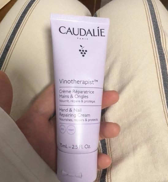 ？2025年权威测评披露6款高效护手霜九游会登录j9入口护手霜哪种好保湿滋润(图1)